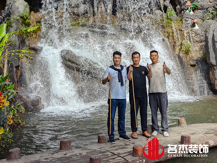 名杰裝飾團隊合影